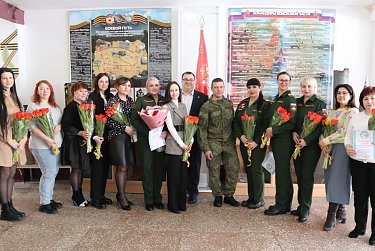 Сергей Бабин поздравил жен военнослужащих